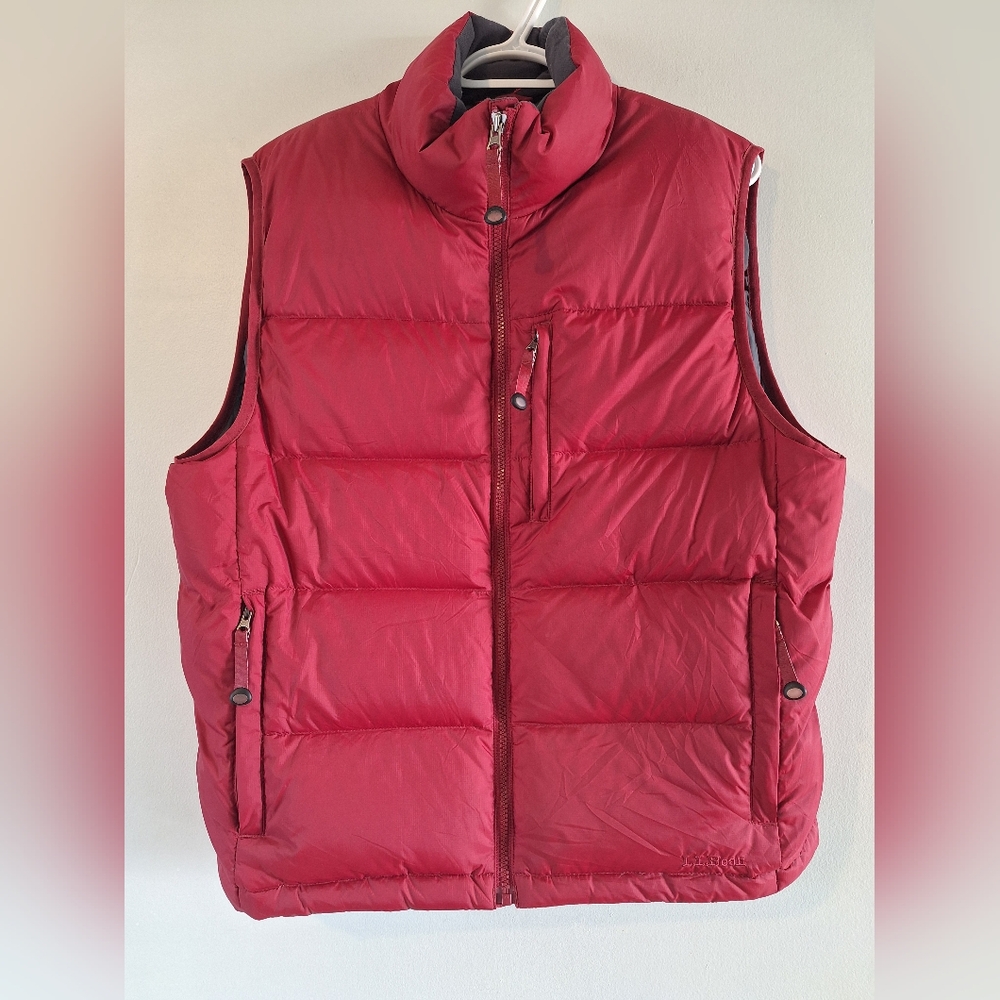 Vintage L.L Bean Men's Red Puffer Vest - M